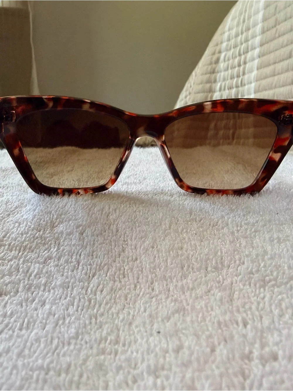 Vince Camuto Tortoise Cat Eye Sunglasses Brown Gradient Lenses